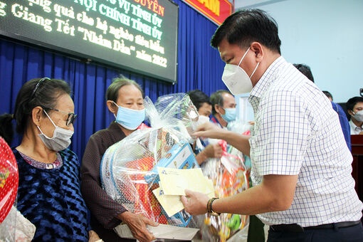 Công đoàn An Giang tích cực chăm lo Tết cho đoàn viên, người lao động Công đoàn An Giang tích cực chăm lo Tết cho đoàn viên, người lao động