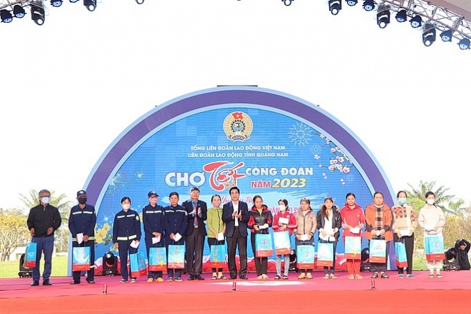 Ổn định thị trường lao động, quan hệ lao động, chăm lo Tết cho người lao động Ổn định thị trường lao động, quan hệ lao động, chăm lo Tết cho người lao động