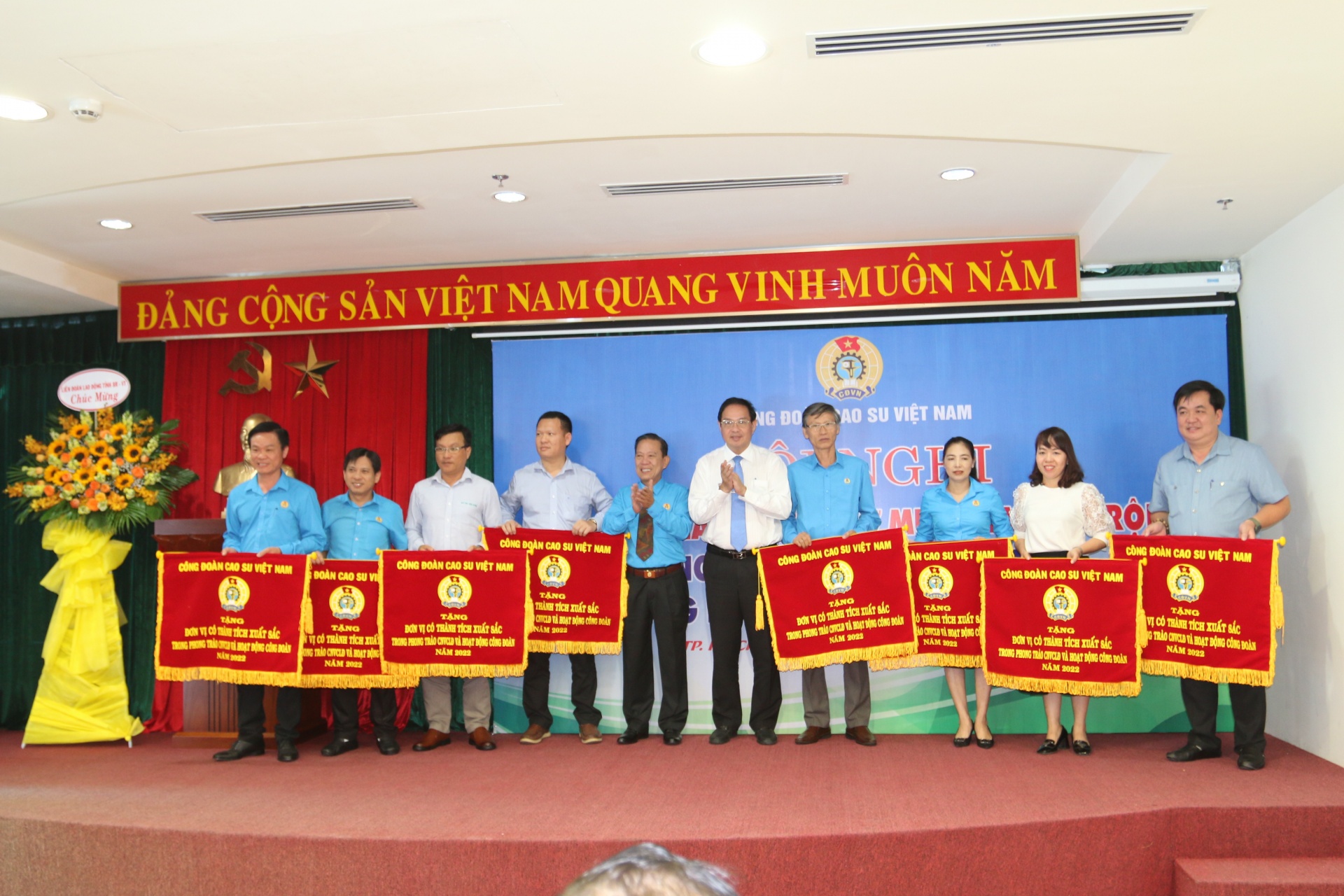 Công đoàn Cao su Việt Nam đạt nhiều thành tích trong chăm lo và bảo vệ đoàn viên, NLĐ