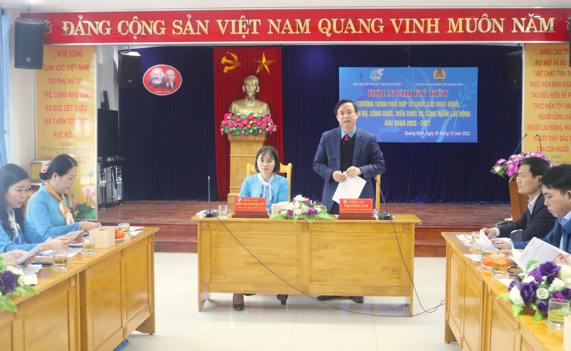 LĐLĐ tỉnh Quảng Bình và Hội LHPN tỉnh ký kết chương trình phối hợp