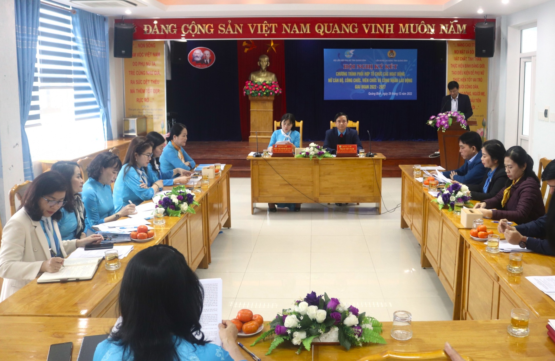 LĐLĐ tỉnh Quảng Bình và Hội LHPN tỉnh ký kết chương trình phối hợp