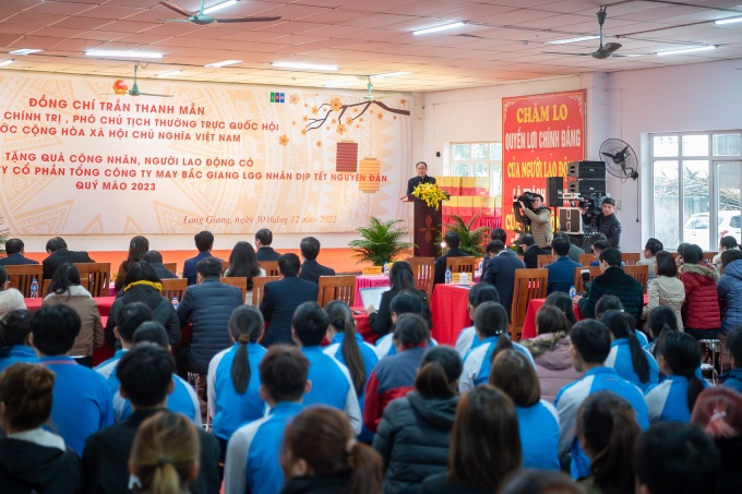 Phó chủ tịch Thường trực Quốc hội thăm, tặng quà Tết cho công nhân