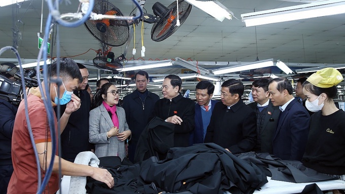 Phó chủ tịch Thường trực Quốc hội thăm, tặng quà Tết cho công nhân