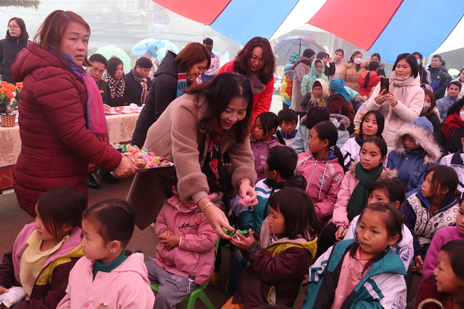 “Tết sum vầy” nơi vùng cao Phong Thổ