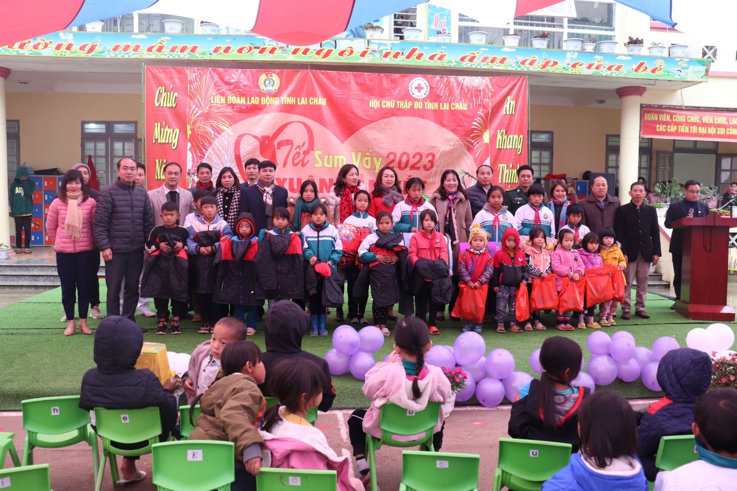 “Tết sum vầy” nơi vùng cao Phong Thổ