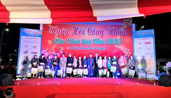 Ấm áp “Chợ Tết Công đoàn năm 2023” tại thành phố Đà Nẵng Ấm áp “Chợ Tết Công đoàn năm 2023” tại thành phố Đà Nẵng