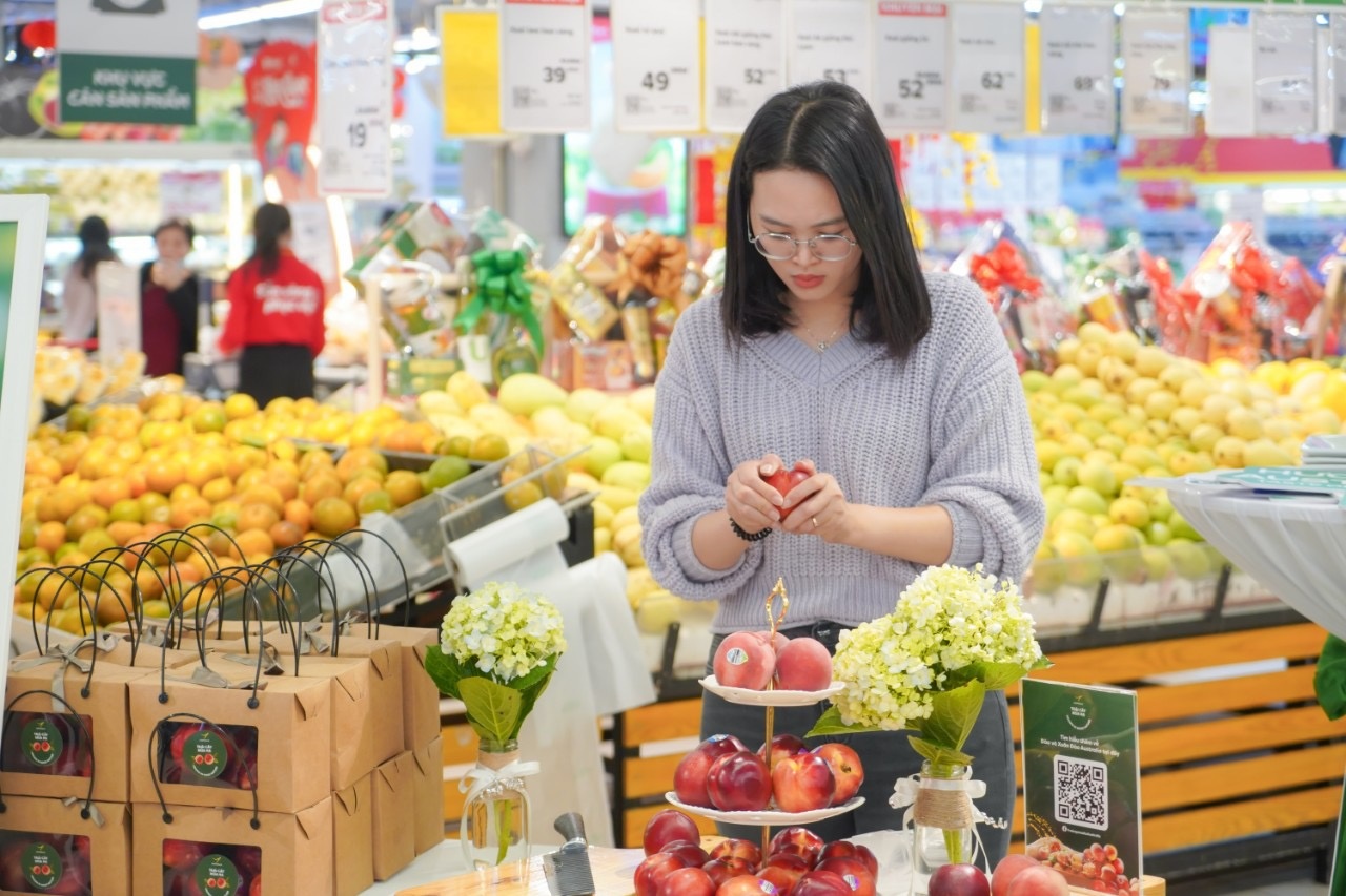 Mỗi tháng, WCM cung cấp hàng hóa “Tươi Ngon Thượng Hạng” đến 32 triệu lượt khách hàng, mang lại sự tăng trưởng vượt bậc cho các nhà sản xuất nội địa và quốc tế. Mỗi tháng, WCM cung cấp hàng hóa “Tươi Ngon Thượng Hạng” đến 32 triệu lượt khách hàng, mang lại sự tăng trưởng vượt bậc cho các nhà sản xuất nội địa và quốc tế.