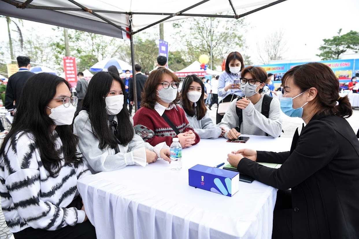 Hà Nội: Trên 203 nghìn người lao động được tạo việc làm mới Hà Nội: Trên 203 nghìn người lao động được tạo việc làm mới