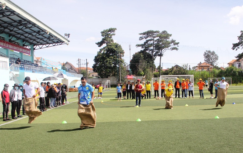 Lâm Đồng chú trọng xây dựng đời sống văn hóa trong công nhân, viên chức người lao động Lâm Đồng chú trọng xây dựng đời sống văn hóa trong công nhân, viên chức người lao động