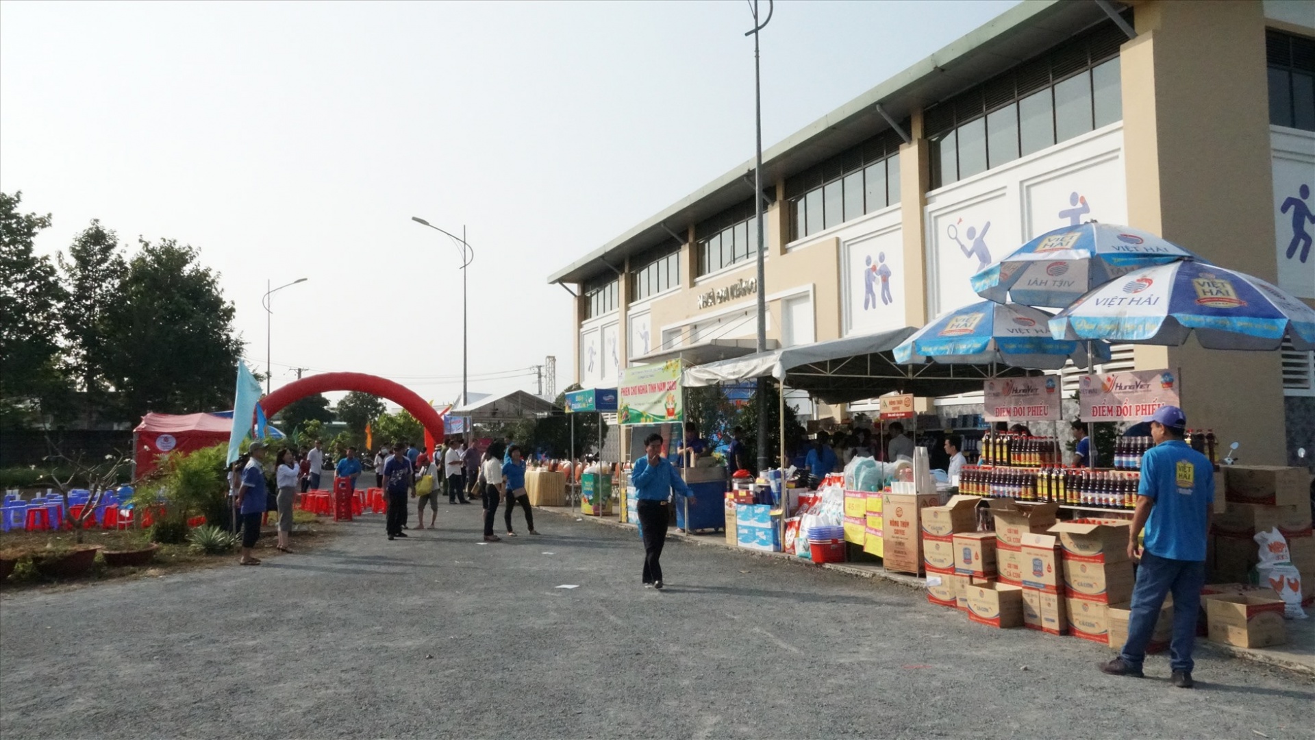 ĐBSCL: Chợ Tết Công đoàn 2023 có nhiều hoạt động phong phú, hàng hóa đa dạng ĐBSCL: Chợ Tết Công đoàn 2023 có nhiều hoạt động phong phú, hàng hóa đa dạng