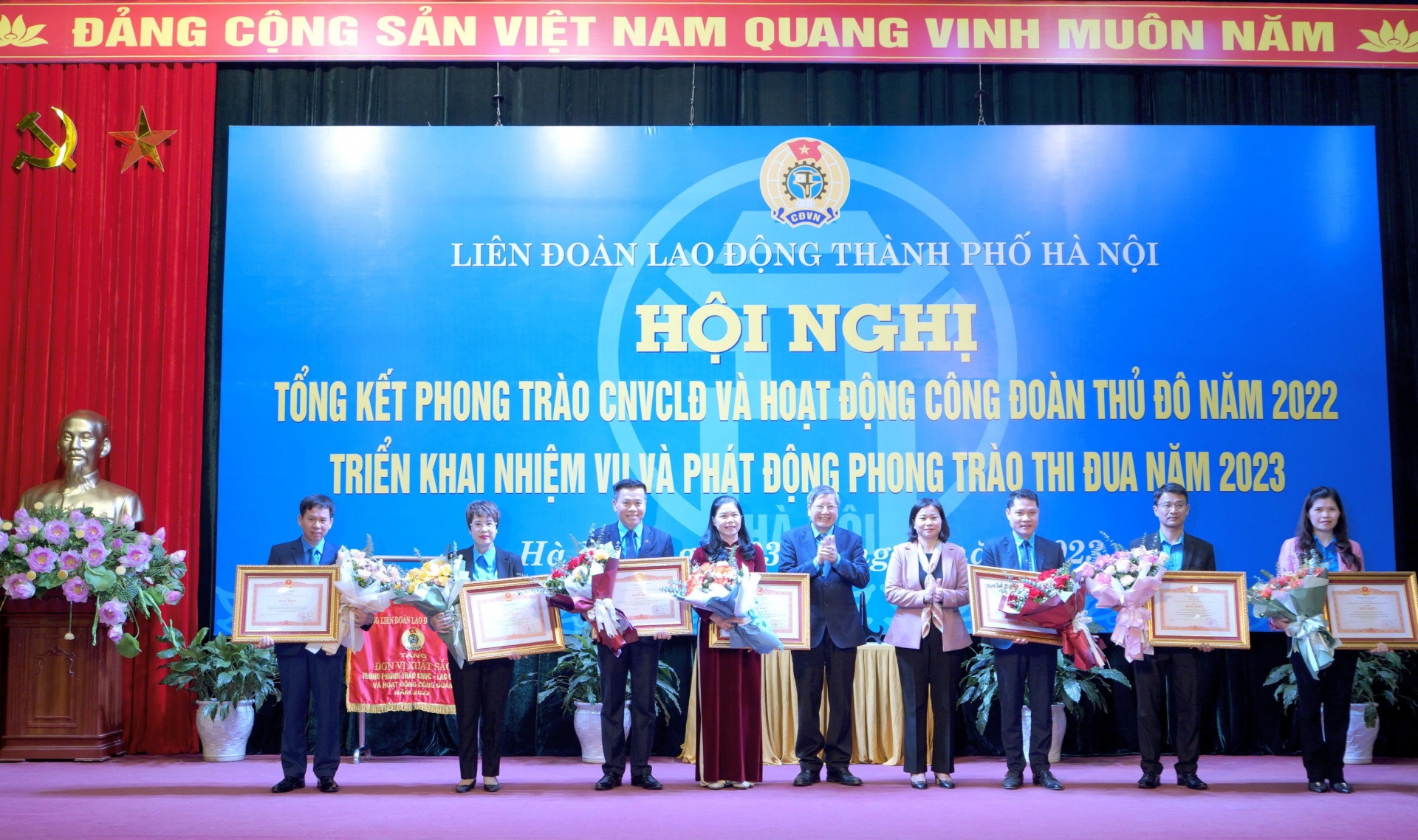 Đổi mới các hoạt động chăm lo, đại diện, bảo vệ người lao động một cách hiệu quả Đổi mới các hoạt động chăm lo, đại diện, bảo vệ người lao động một cách hiệu quả