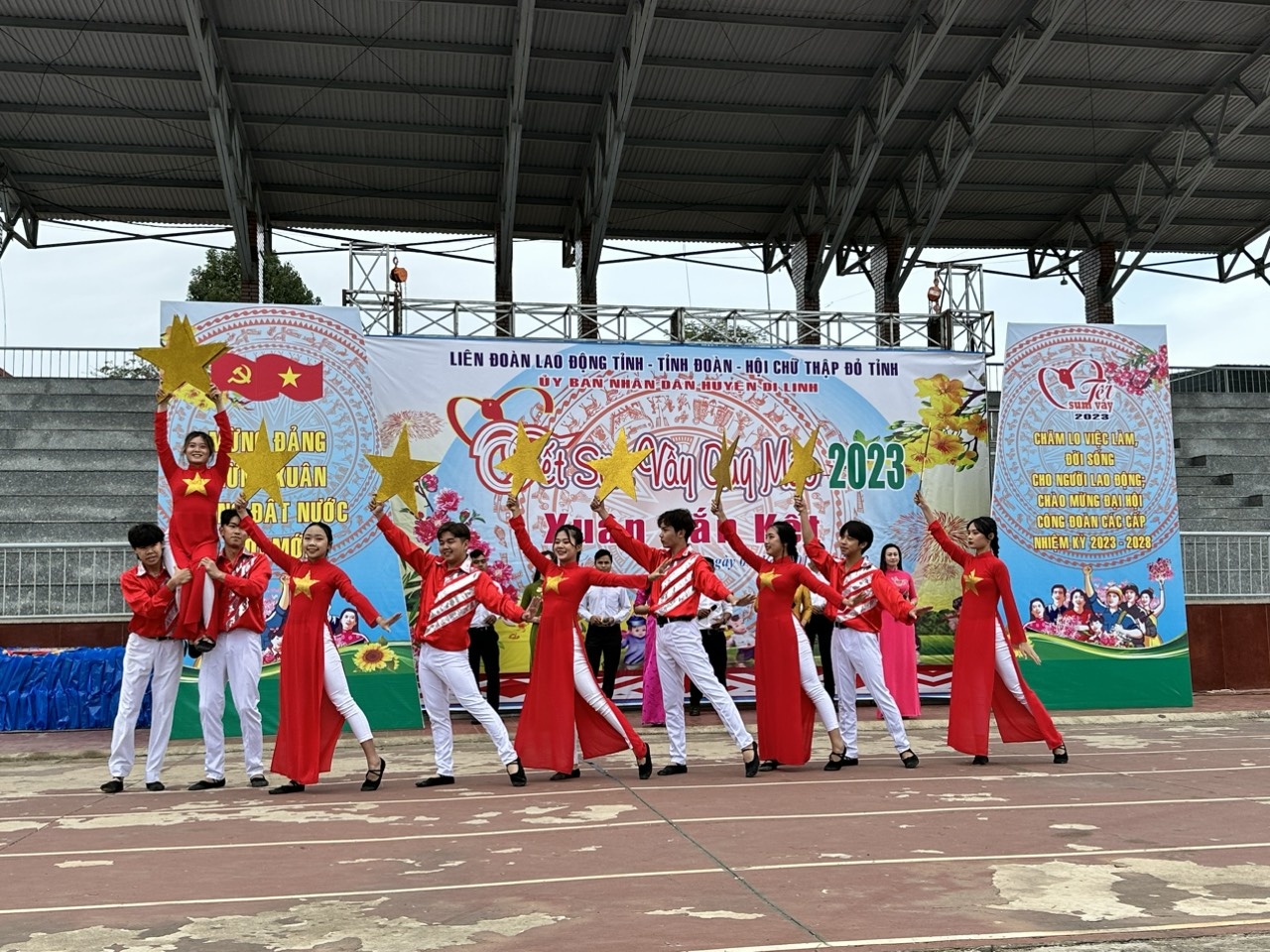 “Chợ tết Công đoàn năm 2023” ở Lâm Đồng sôi nổi và ấm tình đoàn viên “Chợ tết Công đoàn năm 2023” ở Lâm Đồng sôi nổi và ấm tình đoàn viên