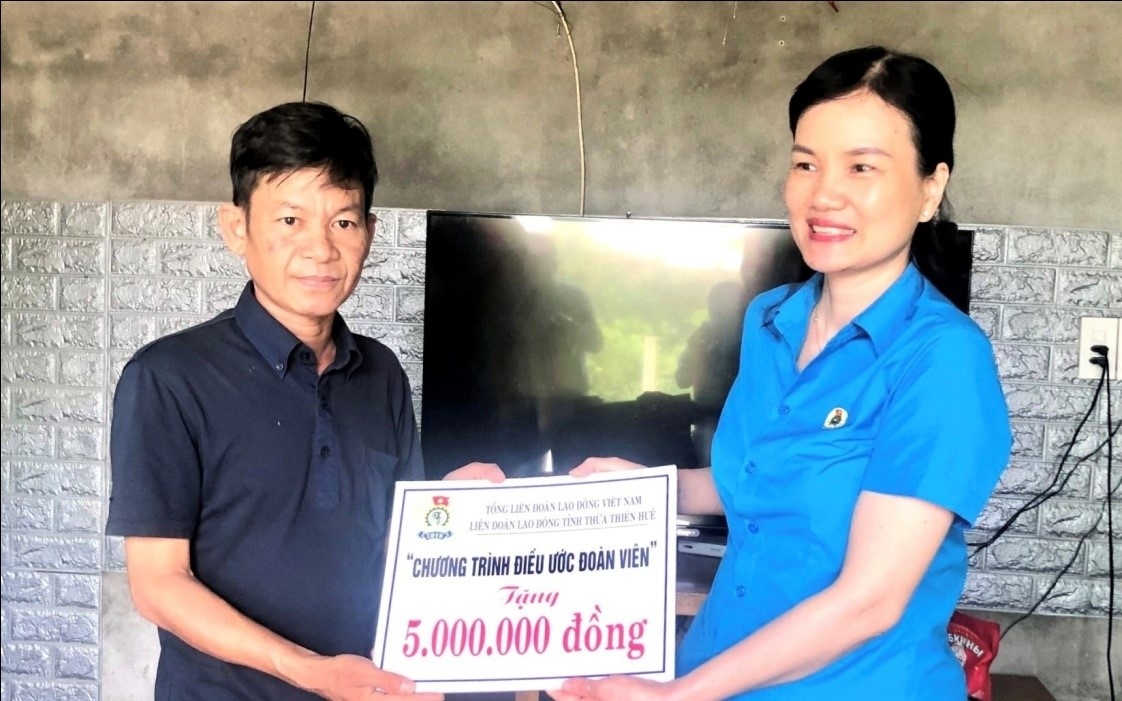 Công đoàn Thừa Thiên Huế: Gần 22 tỉ đồng hỗ trợ đoàn viên, NLĐ khó khăn trong năm 2022