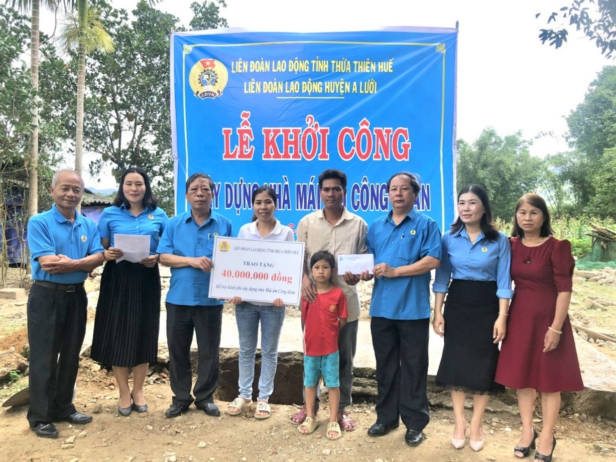 Công đoàn Thừa Thiên Huế: Gần 22 tỉ đồng hỗ trợ đoàn viên, NLĐ khó khăn trong năm 2022