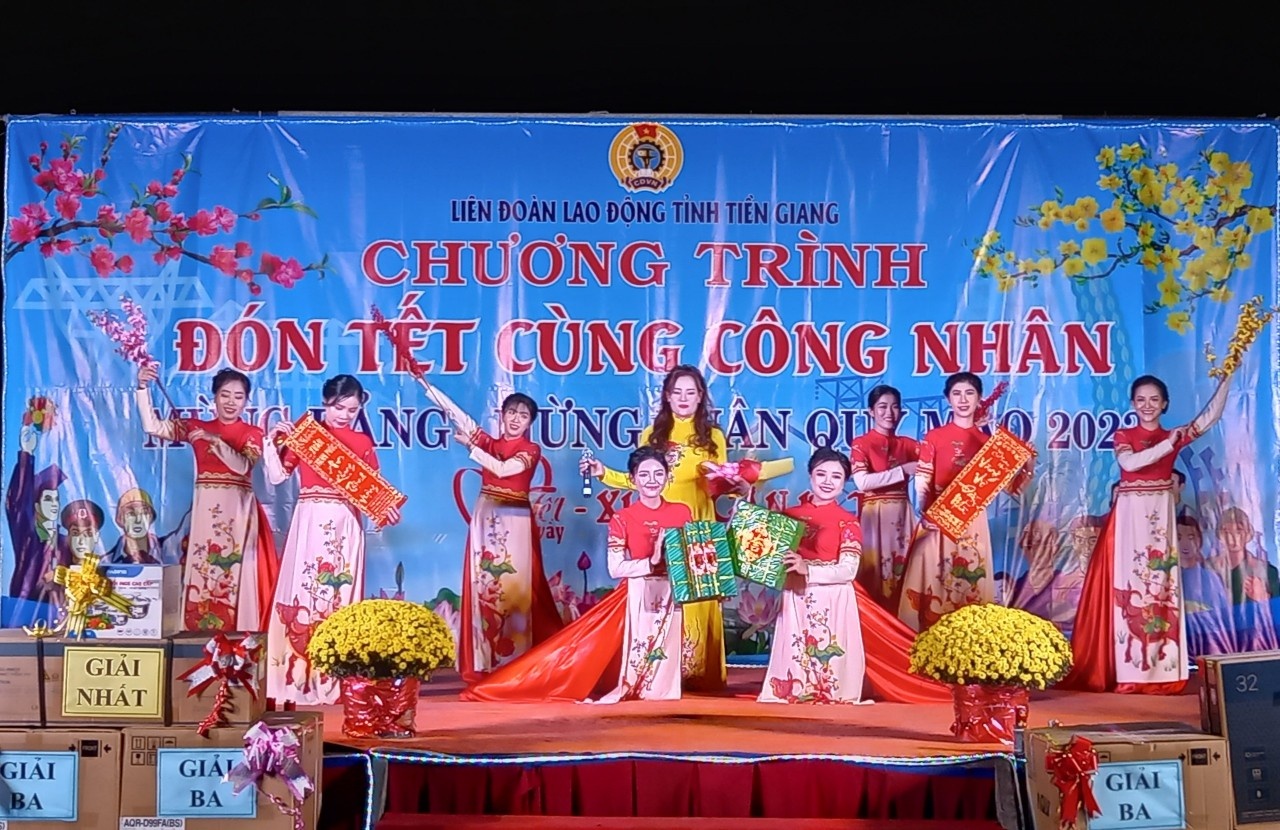 LĐLĐ Tiền Giang: Hàng nghìn đoàn viên, NLĐ hạnh phúc đón “Tết sum vầy” 2023 LĐLĐ Tiền Giang: Hàng nghìn đoàn viên, NLĐ hạnh phúc đón “Tết sum vầy” 2023