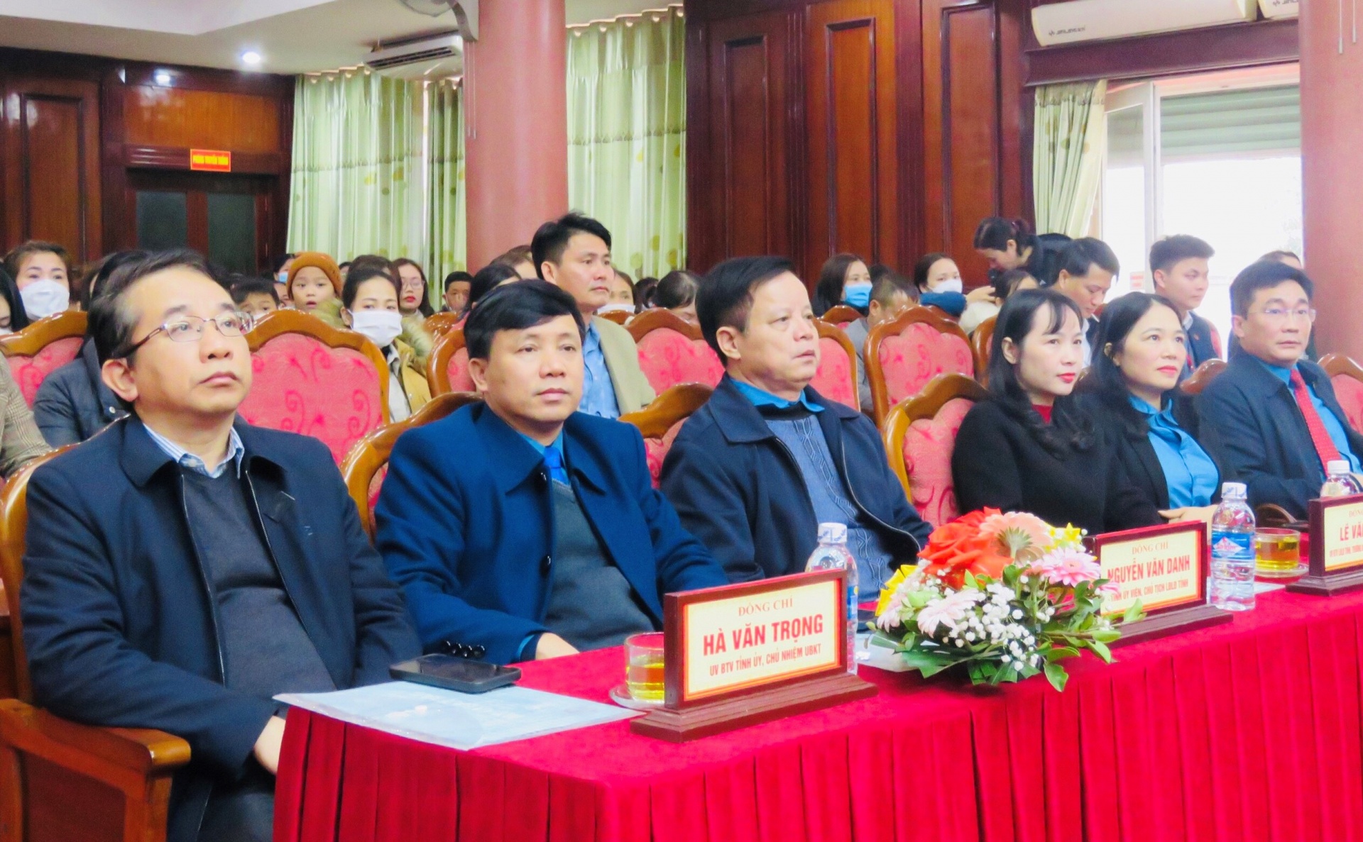 Trao 233 suất quà cho đoàn viên tại Chương trình “Tết sum vầy - Xuân gắn kết” năm 2023