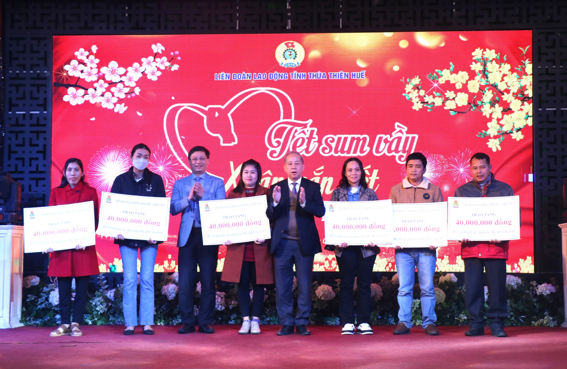 LĐLĐ Thừa Thiên Huế tổ chức Chương trình “Tết sum vầy - Xuân gắn kết” đầm ấm, vui tươi