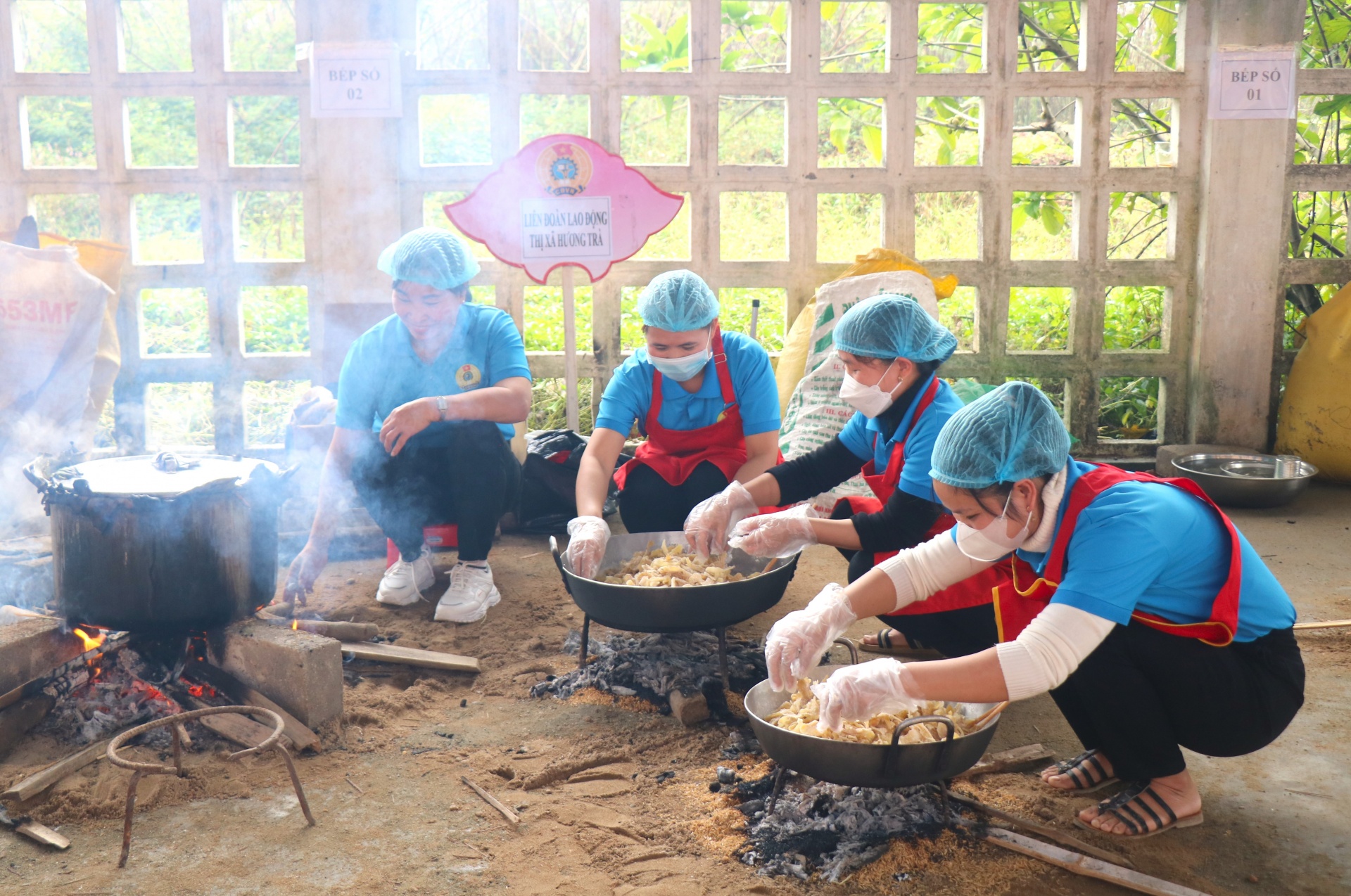 LĐLĐ Thừa Thiên Huế tổ chức Chương trình “Tết sum vầy - Xuân gắn kết” đầm ấm, vui tươi