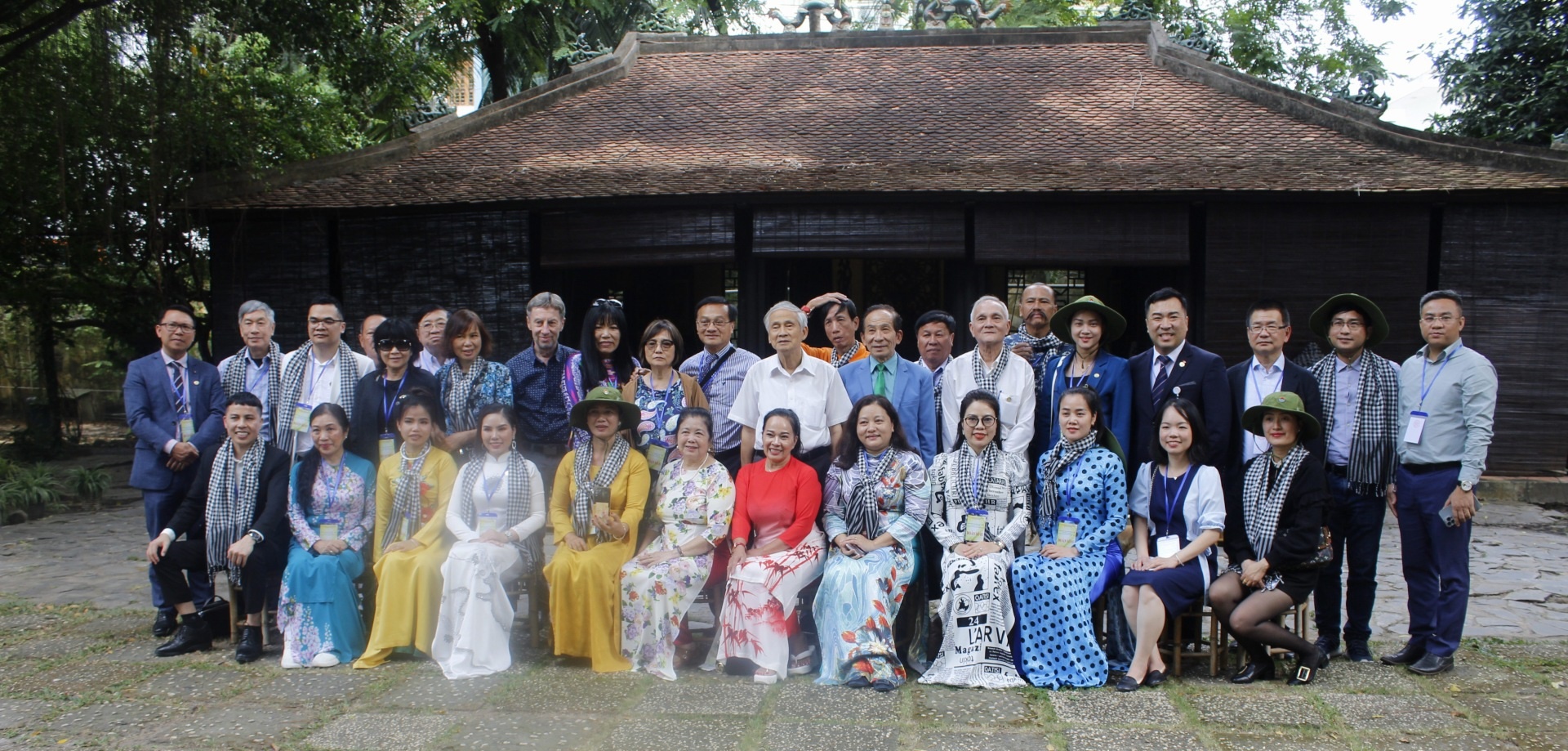 Hơn 1.600 đại biểu người Việt Nam ở nước ngoài họp mặt, tham quan TP.HCM Hơn 1.600 đại biểu người Việt Nam ở nước ngoài họp mặt, tham quan TP.HCM