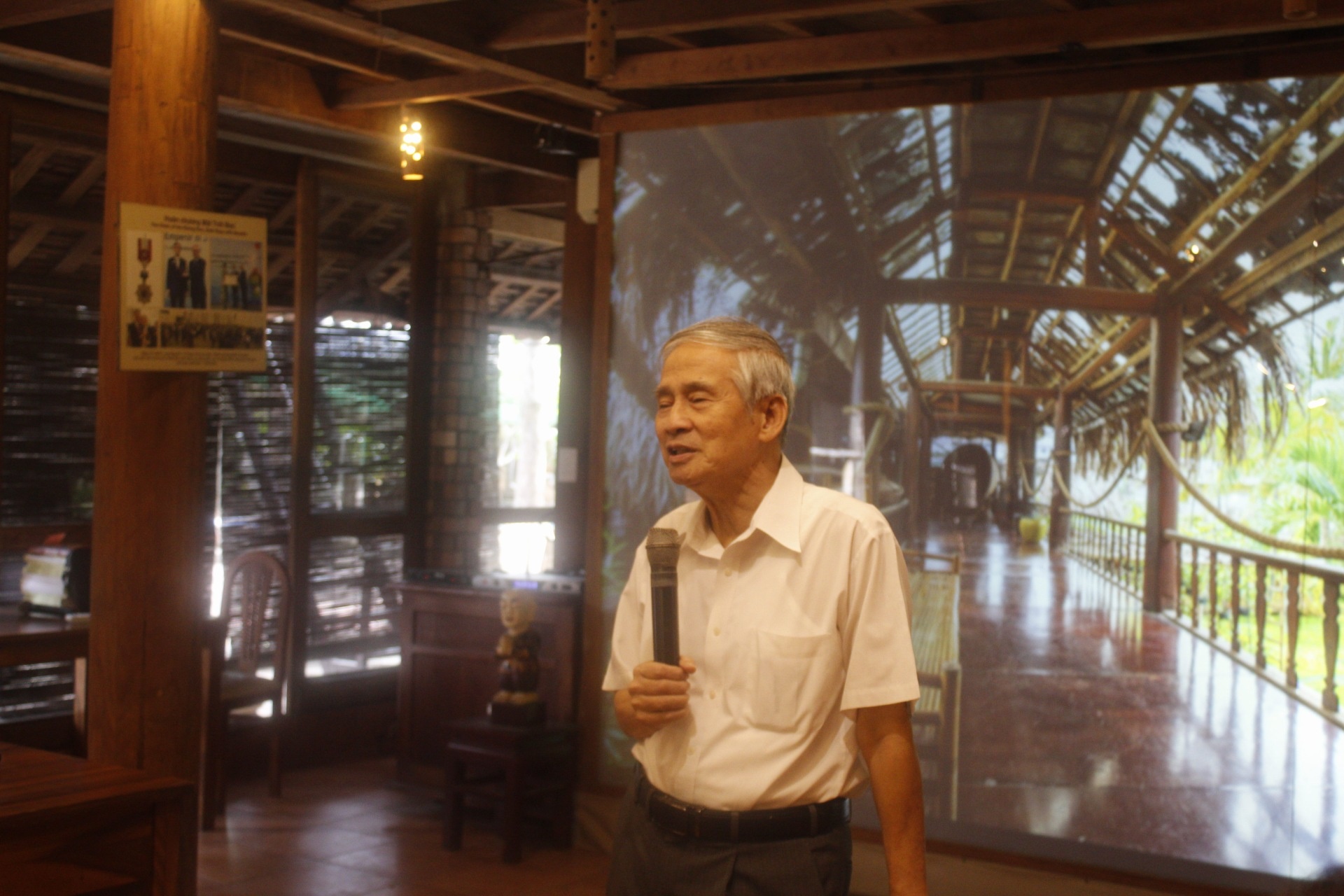 Hơn 1.600 đại biểu người Việt Nam ở nước ngoài họp mặt, tham quan TP.HCM Hơn 1.600 đại biểu người Việt Nam ở nước ngoài họp mặt, tham quan TP.HCM