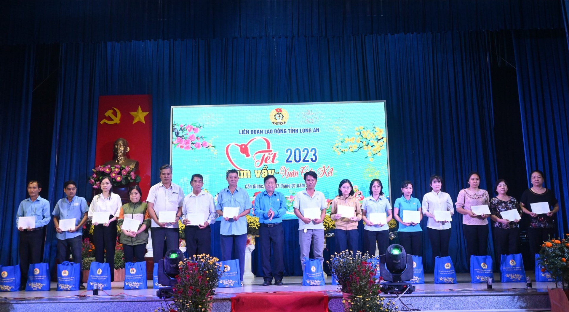 Long An: “Tết sum vầy - Xuân gắn kết” hỗ trợ đoàn viên, người lao động đón Tết