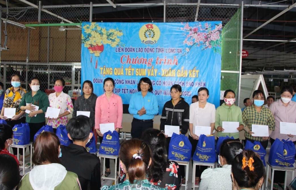 Long An: “Tết sum vầy - Xuân gắn kết” hỗ trợ đoàn viên, người lao động đón Tết
