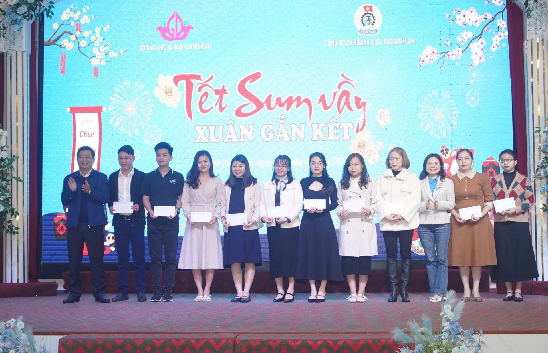 Ấm áp, thân tình Chương trình “Tết sum vầy” của Công đoàn ngành Giáo dục Nghệ An