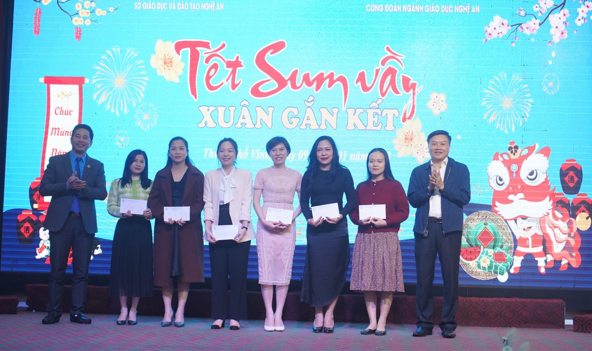 Ấm áp, thân tình Chương trình “Tết sum vầy” của Công đoàn ngành Giáo dục Nghệ An