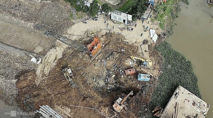 Vụ em bé rơi xuống ống sâu 35 mét: Thiệt hại từ mất an toàn không tính được bằng con số! Vụ em bé rơi xuống ống sâu 35 mét: Thiệt hại về an toàn không tính được bằng con số!