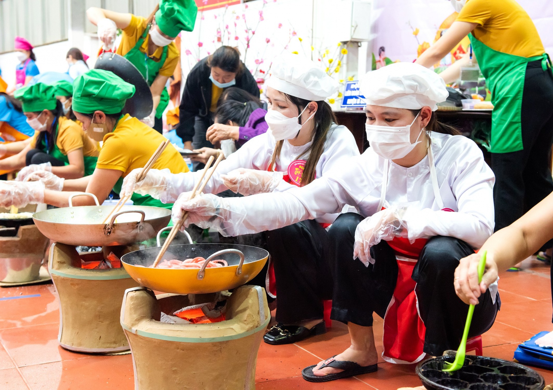 Theo chân những người đem Tết đến với người lao động ở Gia Lai Theo chân những người đem Tết đến với người lao động ở Gia Lai