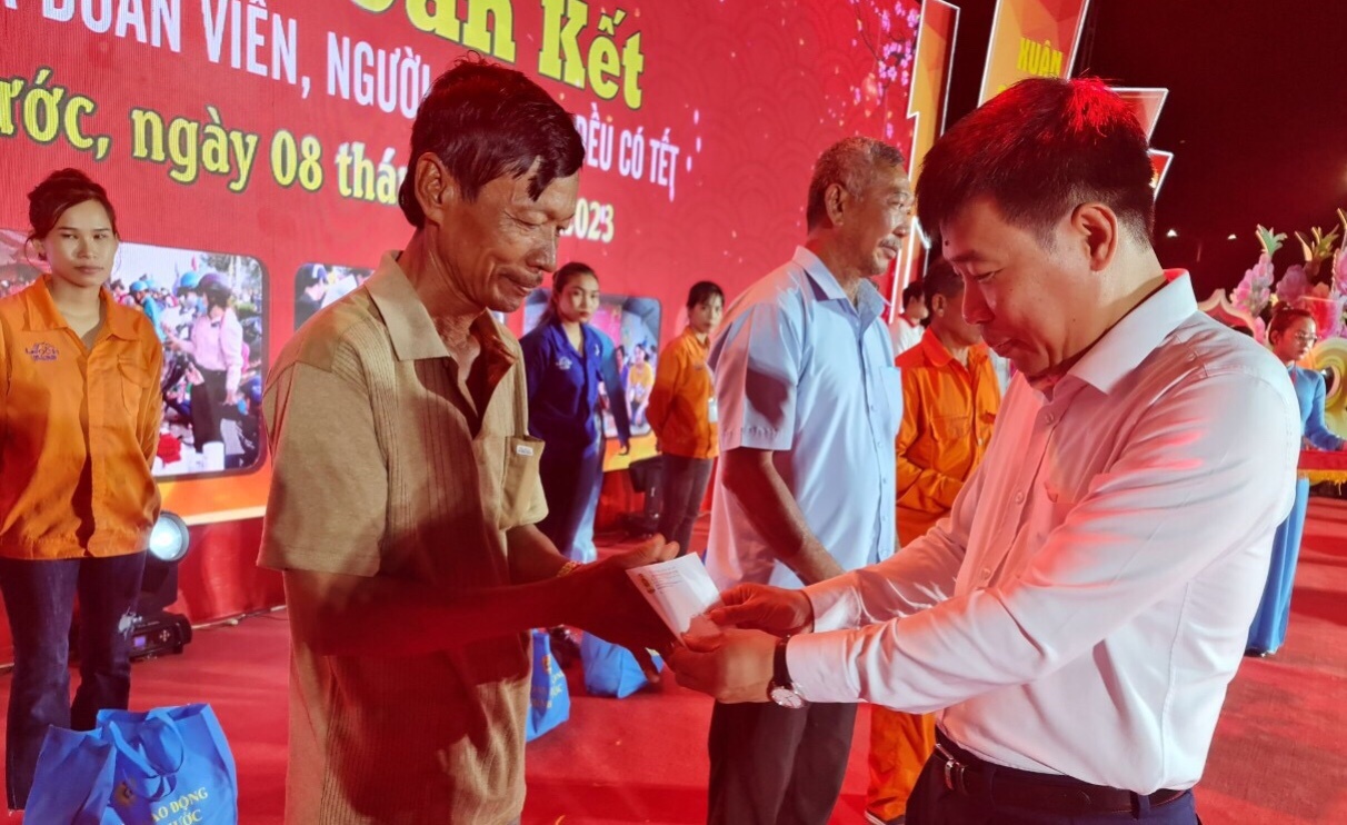 Bình Phước: Đoàn viên, NLĐ hân hoan đón “Tết sum vầy - Xuân gắn kết 2023”