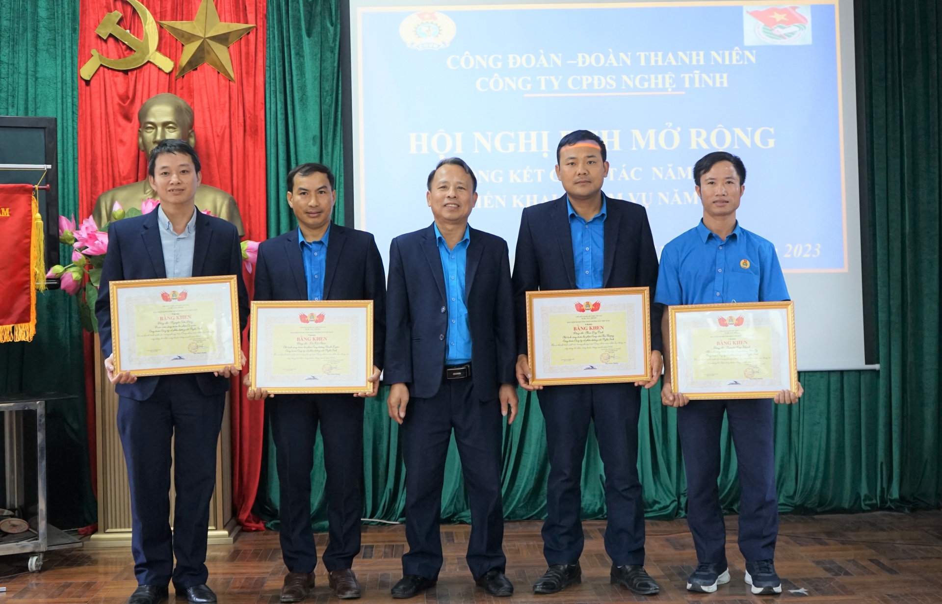 Chăm lo tốt hơn cho người lao động, tạo không khí phấn khởi trong năm đại hội