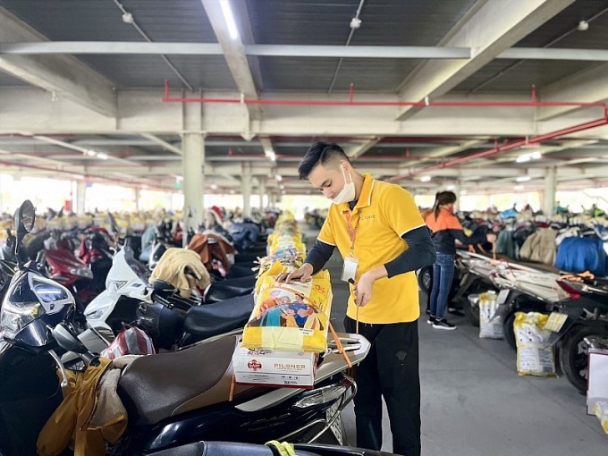 Tặng quà Tết: Của cho không bằng cách cho