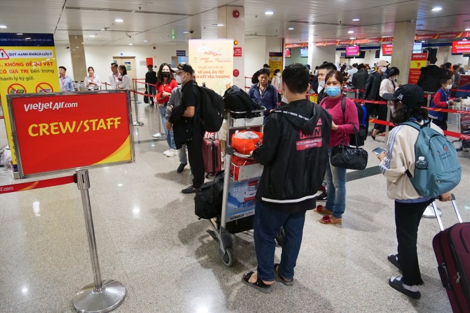 Những hình ảnh xúc động về công nhân về quê đón Tết trên chuyến bay 0 đồng