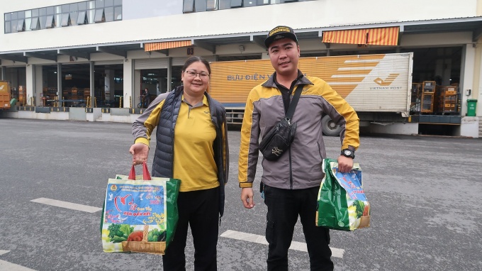 Công nhân ngành Thông tin và truyền thông háo hức đón Tết sớm Công nhân ngành Thông tin và truyền thông háo hức đón Tết sớm