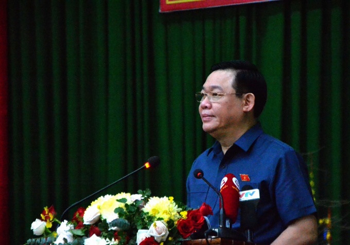 Chủ tịch Quốc hội Vương Đình Huệ thăm, tặng quà Tết cho người lao động Chủ tịch Quốc hội Vương Đình Huệ thăm, tặng quà Tết cho người lao động