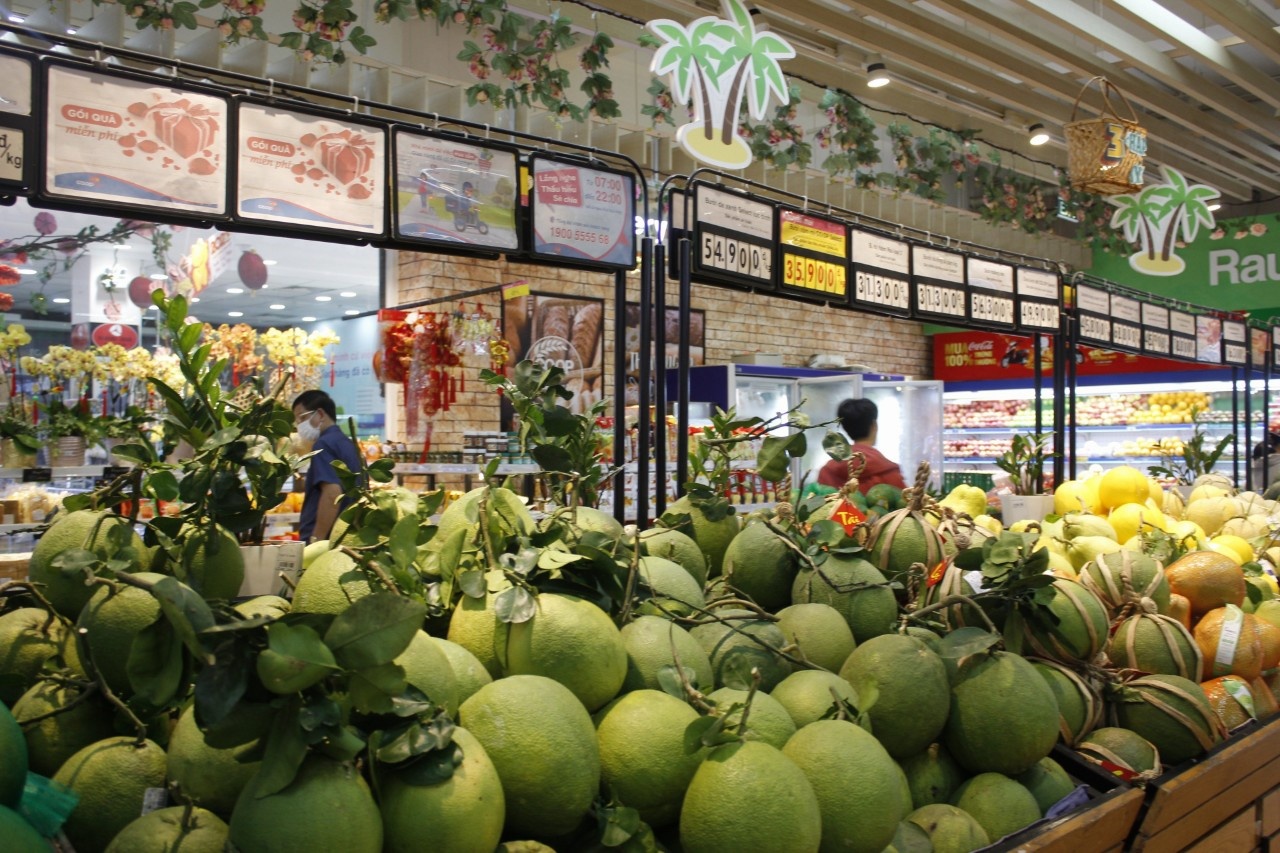 Hàng Tết giá tốt cho người lao động Xuân Quý Mão. Ảnh: PV Hàng Tết giá tốt cho người lao động Xuân Quý Mão. Ảnh: PV