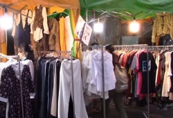 Sinh viên tranh thủ làm thêm dịp giáp Tết