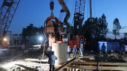 Vụ bé 10 tuổi rơi ống sâu 35m: Đến ngày thứ 14 chỉ mới đào sâu được khoảng 10m