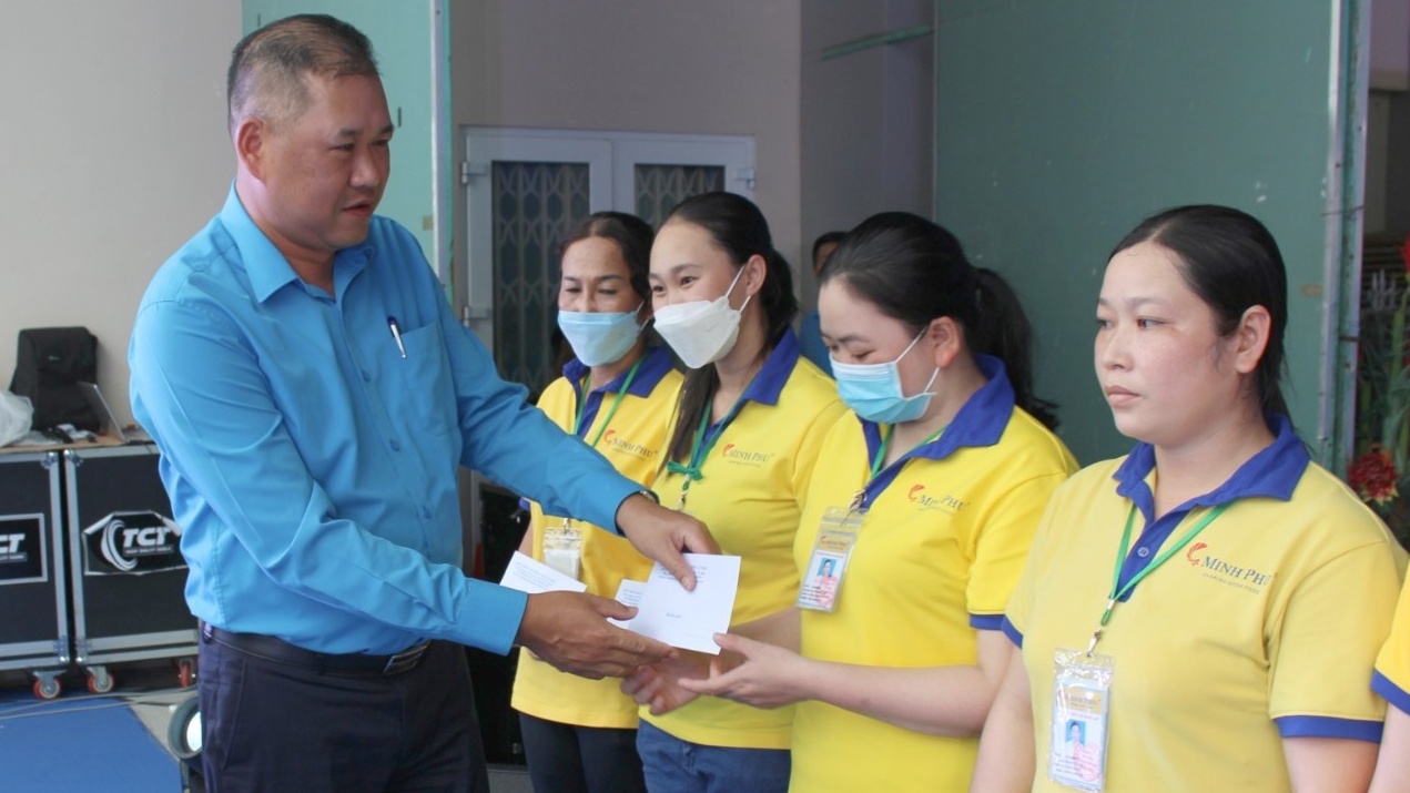 Cà Mau: Chợ Tết Công đoàn 2023 ấm áp yêu thương