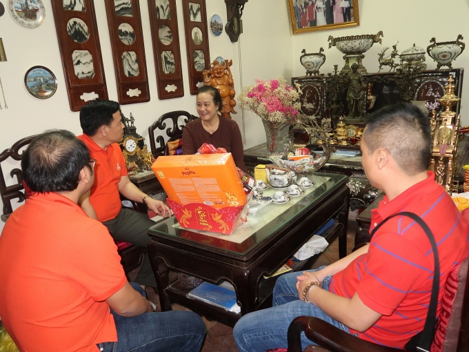 Chăm lo Tết gia đình cán bộ, đoàn viên ở xa Tổ quốc Chăm lo Tết gia đình cán bộ, đoàn viên ở xa Tổ quốc