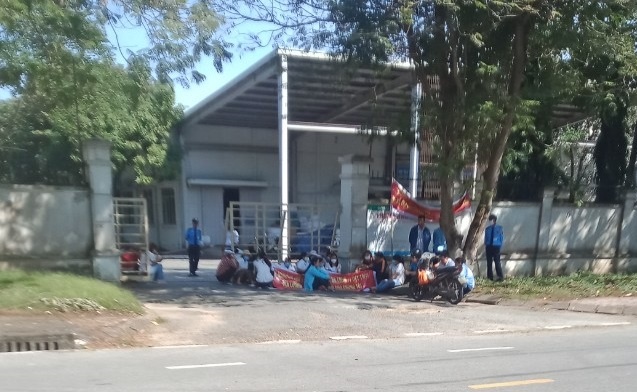 Vụ Công ty Dệt 19/5 nợ lương: Công đoàn hỗ trợ công nhân gần 200 triệu ăn Tết