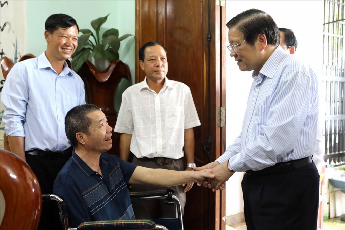 Trưởng ban Nội chính Trung ương tặng quà Tết người lao động ở Đắk Nông Trưởng ban Nội chính Trung ương tặng quà Tết người lao động ở Đắk Nông