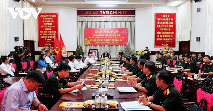 Phó chủ tịch nước Võ Thị Ánh Xuân thăm, tặng quà tết công nhân tại Cần Thơ Phó chủ tịch nước Võ Thị Ánh Xuân thăm, tặng quà tết công nhân tại Cần Thơ