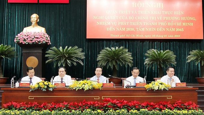 Triển khai Nghị quyết số 31-NQ/TW của Bộ Chính trị về phát triển TP. Hồ Chí Minh Triển khai Nghị quyết số 31-NQ/TW của Bộ Chính trị về phát triển TP. Hồ Chí Minh