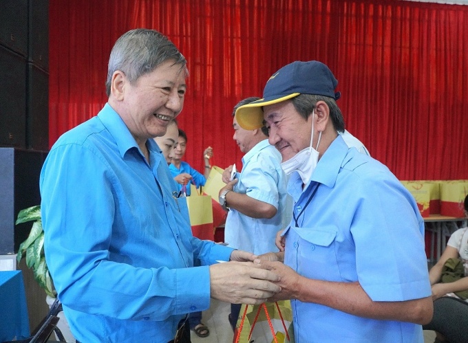 Tổng LĐLĐ Việt Nam đã có nhiều giải pháp hỗ trợ người lao động mất việc Tổng LĐLĐ Việt Nam đã có nhiều giải pháp hỗ trợ người lao động mất việc