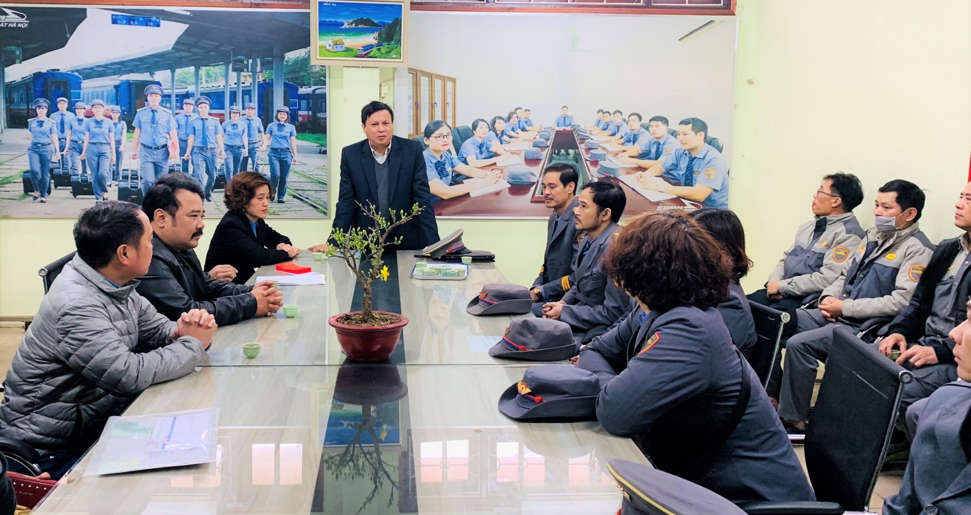 Hơn 6.000 cán bộ, nhân viên ngành Đường sắt làm việc xuyên Tết Hơn 6.000 cán bộ, nhân viên ngành Đường sắt làm việc xuyên Tết