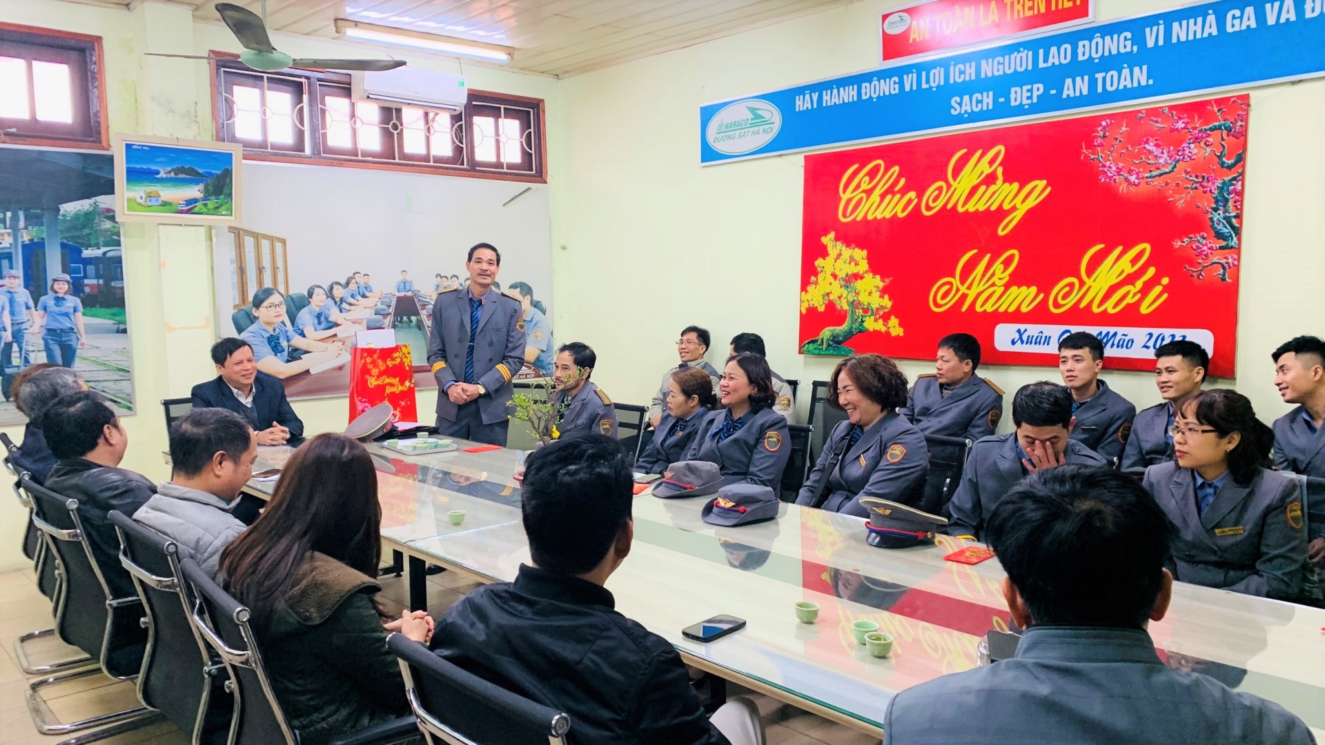 Hơn 6.000 cán bộ, nhân viên ngành Đường sắt làm việc xuyên Tết Hơn 6.000 cán bộ, nhân viên ngành Đường sắt làm việc xuyên Tết