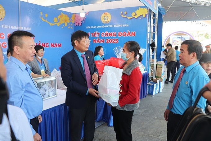 Tưng bừng “Chợ Tết Công đoàn 2023”