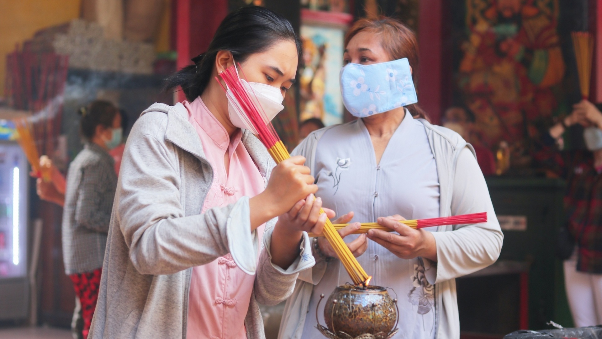 Ngày Tết, nói chuyện “văn hóa tháng giêng...”